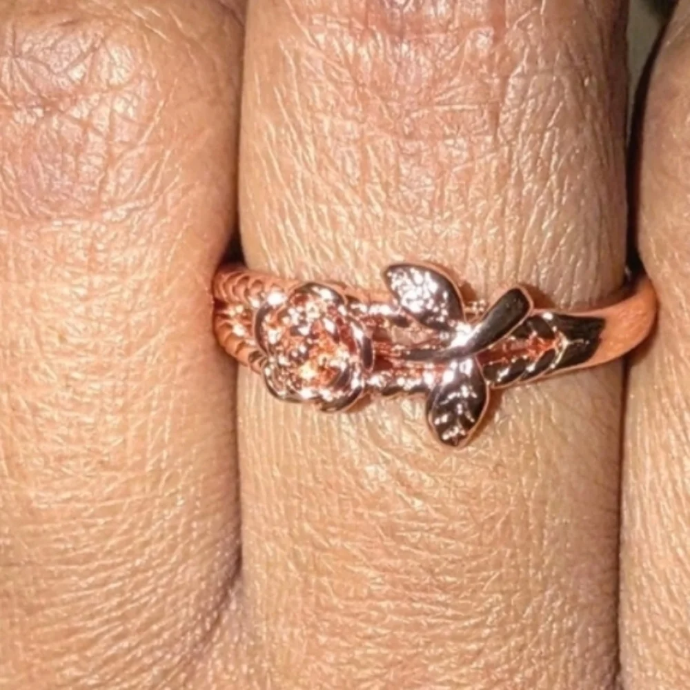 Lovely Rose Golden Intricate Detailed Rose Floral Ring